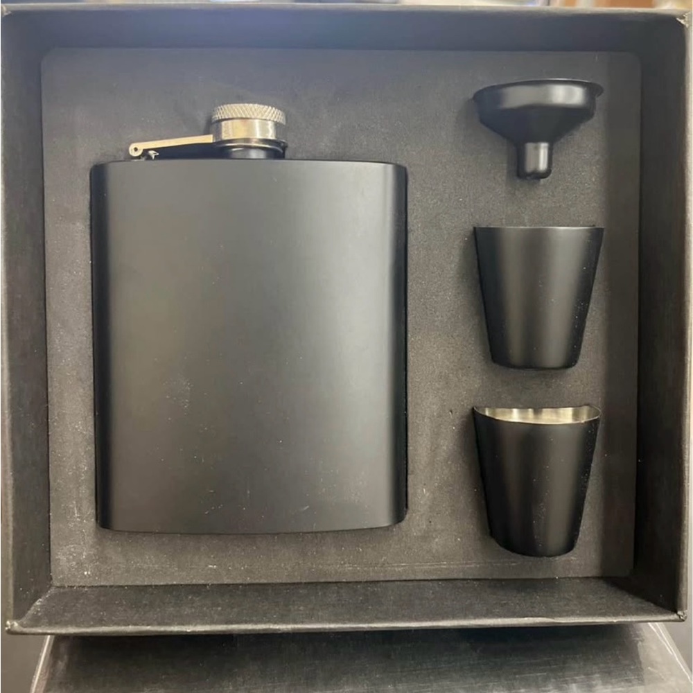 Black Flask Gift Set